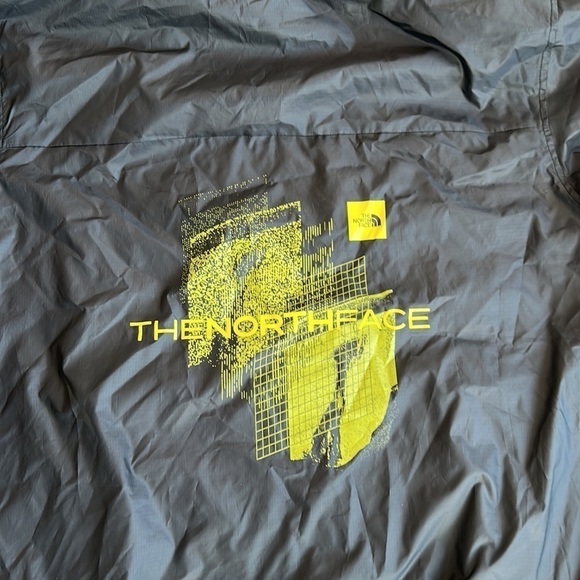 The north face Men’s Novelty Cyclone Wind Hoodie size 2x - Picture 6 of 6